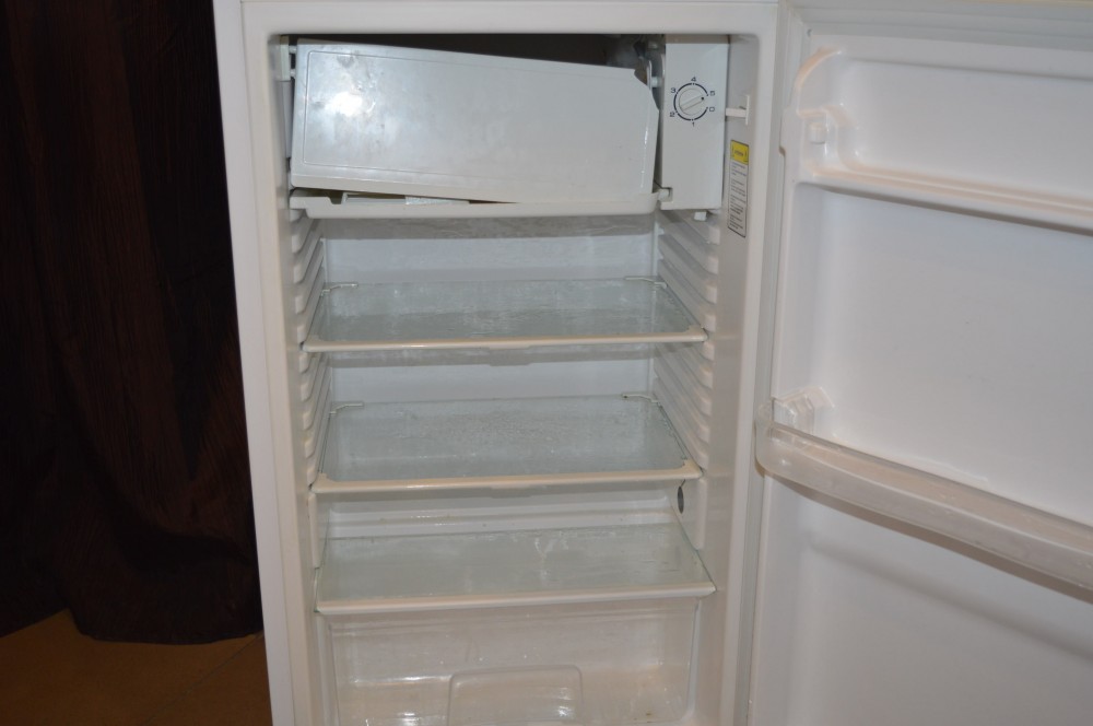 Használt egyajtós hűtőszekrény
