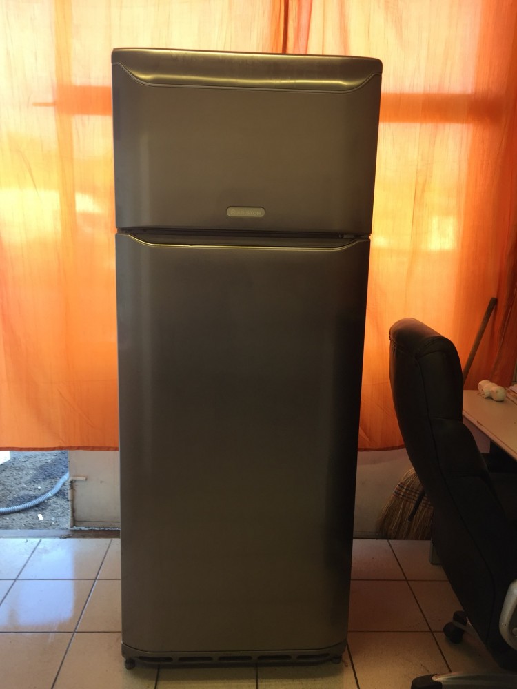 Használt Ariston DF02X felülfagyasztós hűtőszekrény [H3564] - árak,  vásárlás, összehasonlítás - Áruház - Cserebirodalom