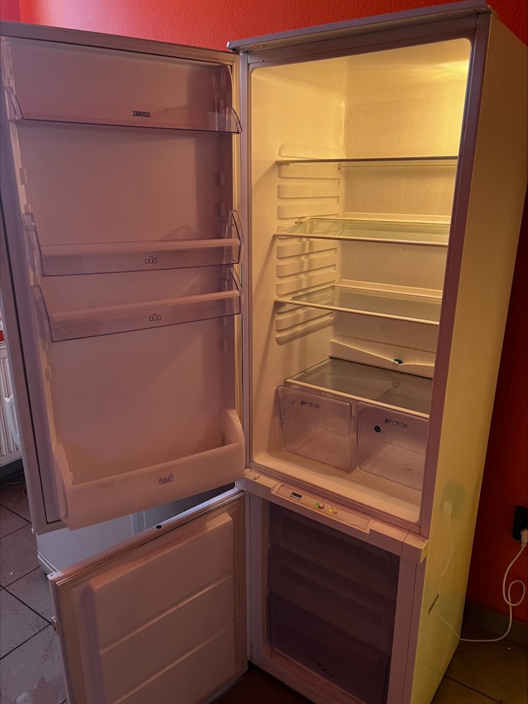 Használt Zanussi ZI 3102 RV beépíthető hűtőszekrény [H10654] - árak ...