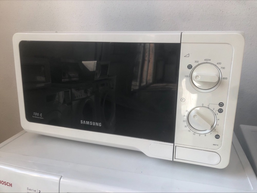 samsung microwave mw71e