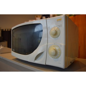 Használt DeLonghi MW401 mikrohullámú sütő [H612] 