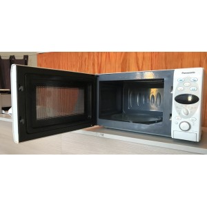 Használt Panasonic NN-J155W mikrohullámú sütő [H783] 