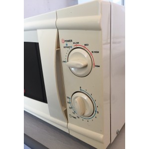 Használt Hauser MW-720 mikrohullámú sütő [H2074] 