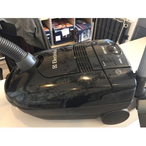 Használt Electrolux ZCE1800 porzsákos porszívó [H2572] 