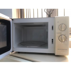 Használt Delton 820 G mikrohullámú sütő [H5114] 