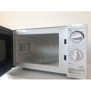 Használt Tesco MM08 mikrohullámú sütő [H5347] 