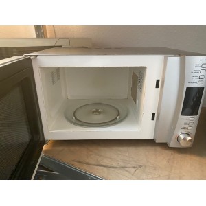Használt Candy CMW 1772 DS mikrohullámú sütő [H6910] 