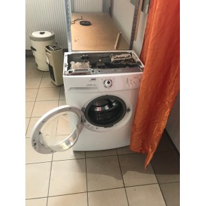 Használt Zanussi ZWQ6100K Elöltöltős keskeny mosógép [H8812] 
