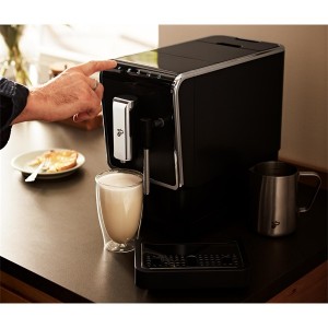 Tchibo Esperto Latte fekete automata kávéfőző 