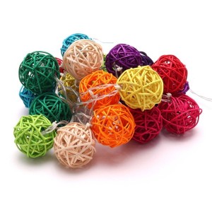 Iris Gömb alakú fonott/rattan/4m/több színű/20db LED-es/3xAA elemes fénydekoráció 