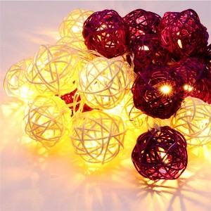 Iris Gömb alakú fonott/rattan/4m/meleg fehér + lila/20db LED-es/3xAA elemes fénydekoráció 