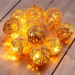 Iris Gömb alakú fonott/rattan/1,5m/meleg fehér/10db LED-es/3xAA elemes fénydekoráció 