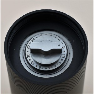 AVX 1065 48mm-es késsel fekete kézi kávéőrlő 