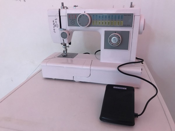 Használt varrógép [H374] 