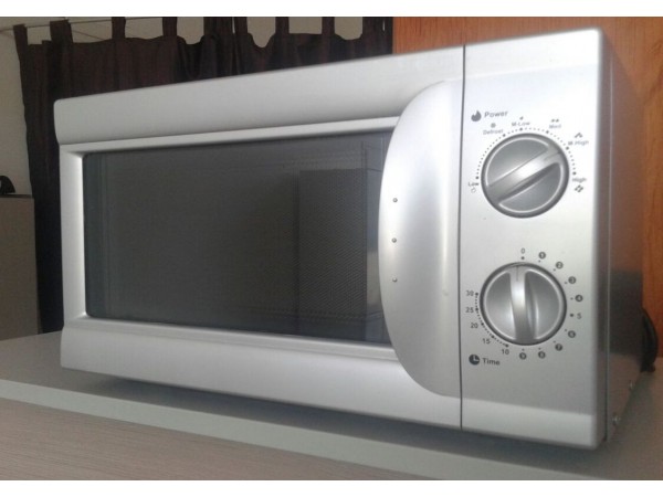 Használt Tesco MMS13 mikrohullámú sütő [H1047] 