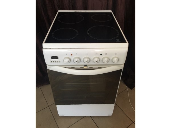 Használt Indesit K3C8P.B(W)/U kerámialapos tűzhely [H1269] 