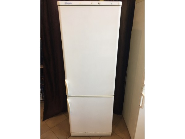 Használt Electrolux ER 2821 B alulfagyasztós hűtőszekrény [H1908] 