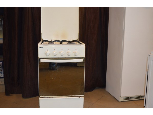 Használt Zanussi ZCG 558 GW 4 zónás gáztűzhely [H2255] 