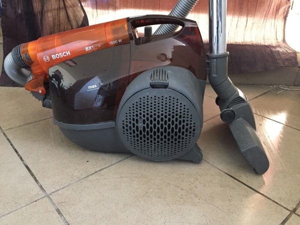 Használt Bosch BX11800 porszívó [H2489] 