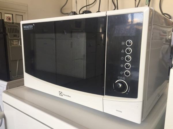 Használt Electrolux EMS20200W mikrohullámú sütő [H2497] 