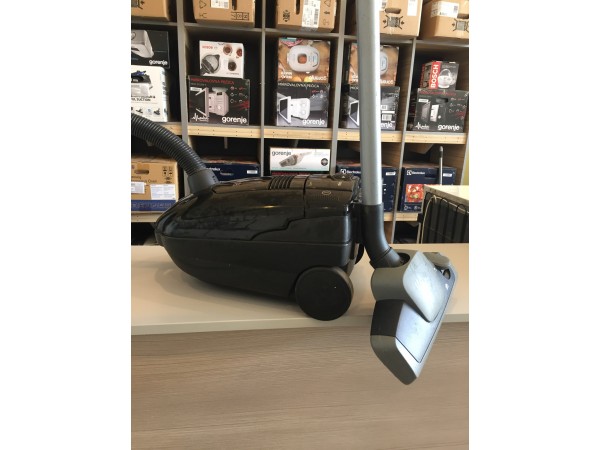 Használt Electrolux ZCE1800 porzsákos porszívó [H2572] 
