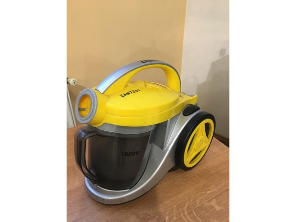Használt Zanussi ZAN7293 porszívó [H3692] 
