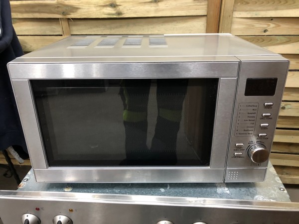 Használt Tesco MG208 mikrohullámú sütő [H4875] 