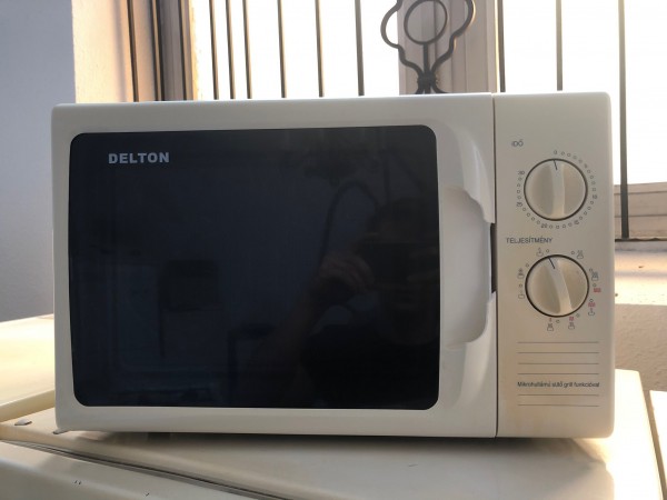 Használt Delton 820 G mikrohullámú sütő [H5114] 