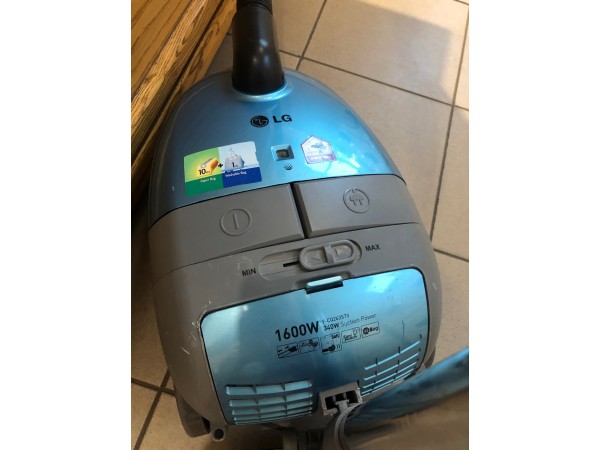 Használt LG VCQ263STW porzsákos porszívó [H5607] 