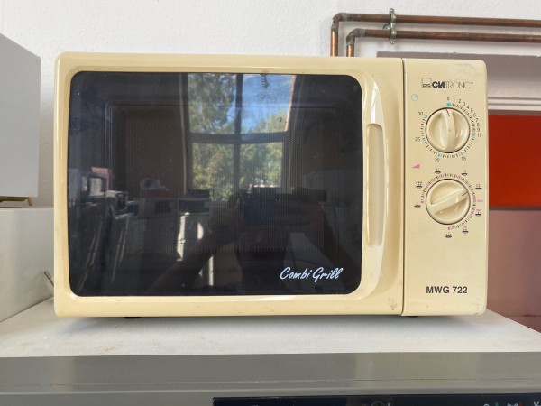 Használt Clatronic MWG722 mikrohullámú sütő [H6066] 