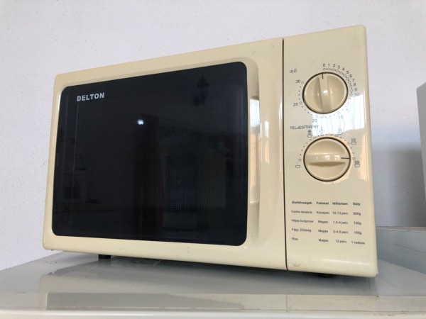 Használt Delton 717 mikrohullámú sütő [H6544] 