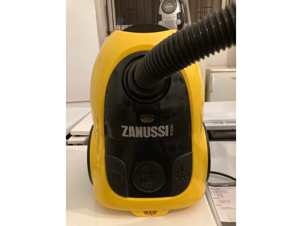Használt Zanussi porszívó [H7145] 