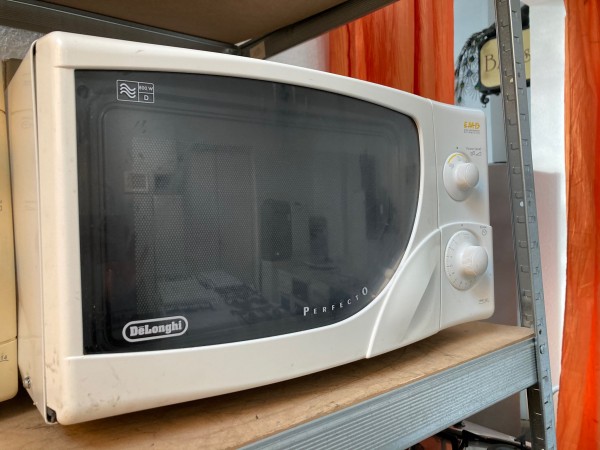 Használt DeLonghi MW311 mikrohullámú sütő [H7242] 