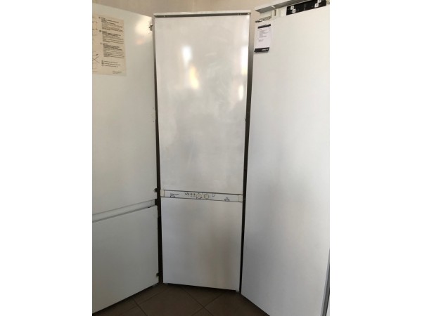 Használt Electrolux ER8124I beépíthető hűtőszekrény [H8197] 