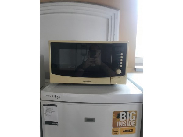 Használt Electrolux EMS20400 Mikró [H8856] 