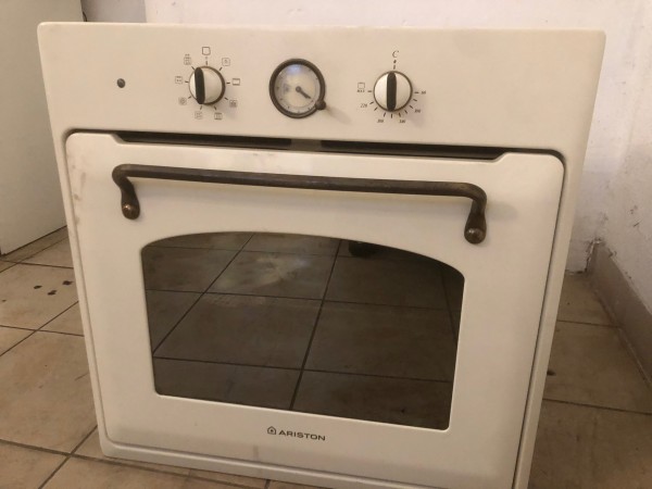 Használt Ariston FT 95VC.1 beépíthető sütő [H10288] 
