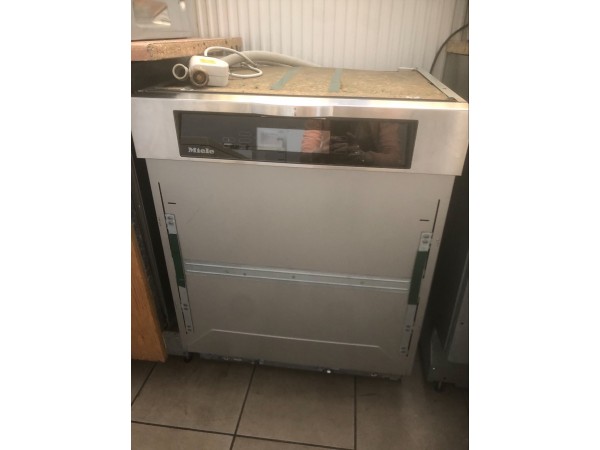 Felújított Miele G1830SCi beépíthető mosogatógép [HFV82] 