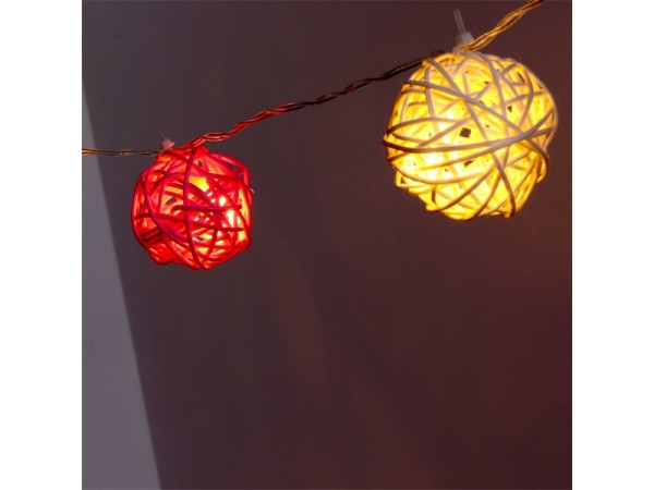 Iris Gömb alakú fonott/rattan/4m/fehér/20db LED-es/3xAA elemes fénydekoráció Iris Gömb alakú fonott/rattan/4m/fehér/20db LED-es/3xAA elemes fénydekoráció