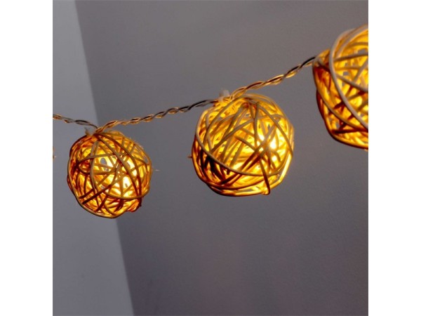 Iris Gömb alakú fonott/rattan/1,5m/meleg fehér/10db LED-es/3xAA elemes fénydekoráció Iris Gömb alakú fonott/rattan/1,5m/meleg fehér/10db LED-es/3xAA elemes fénydekoráció