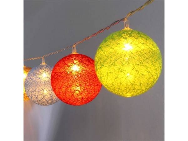 Iris Gömb alakú 6cm/színes fonott/4,5m/barna-piros-kék-zöld/30db LED-es/USB-s fénydekoráció Iris Gömb alakú 6cm/színes fonott/4,5m/barna-piros-kék-zöld/30db LED-es/USB-s fénydekoráció